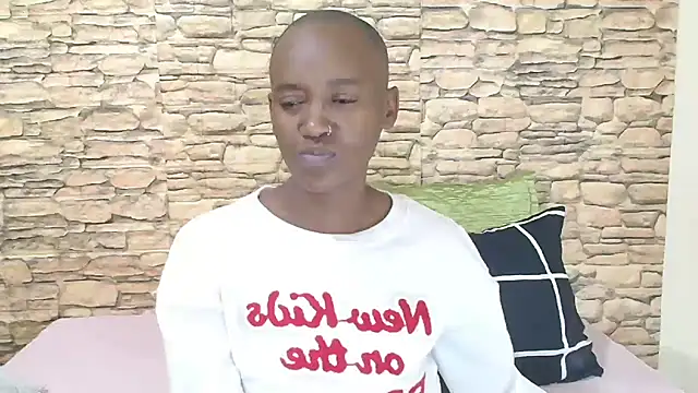Snapshot of EbonyOlive69 chatting on 06.12.26 EbonyOlive69 online show from 06.12.26
