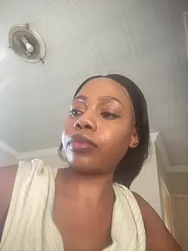 Snapshot of NAUGHTYSHALOTXX chatting on 07.16.26 NAUGHTYSHALOTXX online show from 07.16.26