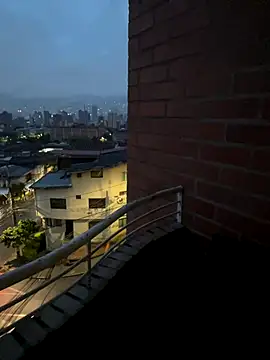 Snapshot of eva_y_marcelo chatting on 10.10.25 eva y marcelo online show from 10.10.25