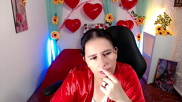 Snapshot of victoria_jones chatting on 02.14.25 victoria jones online show from 02.14.25