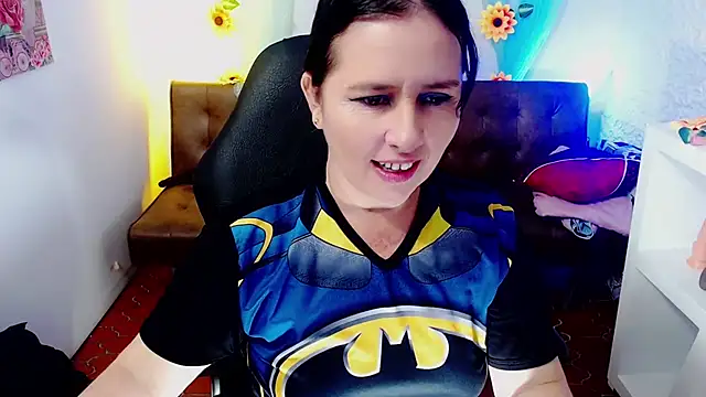 Snapshot of victoria_jones chatting on 03.15.25 victoria jones online show from 03.15.25
