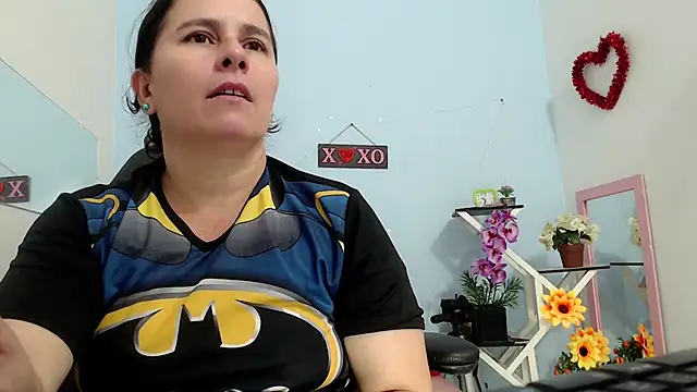 Snapshot of victoria_jones chatting on 09.27.25 victoria jones online show from 09.27.25