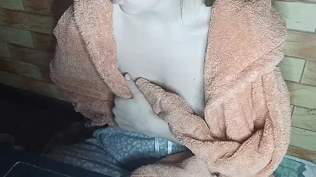 Snapshot of MarieFerguson chatting on 12.24.24 MarieFerguson online show from 12.24.24