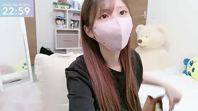 Snapshot of -SHINON- chatting on 06.18.26 -SHINON- online show from 06.18.26