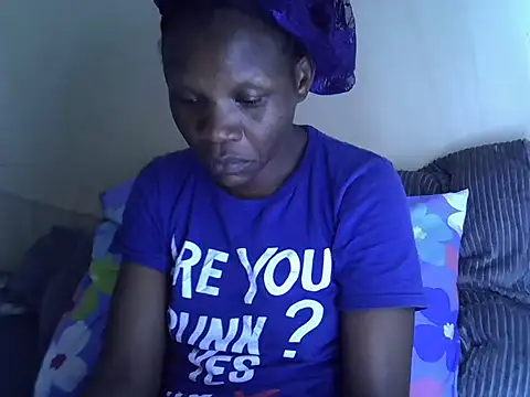 Snapshot of Sweet_serah chatting on 10.02.25 Sweet serah online show from 10.02.25