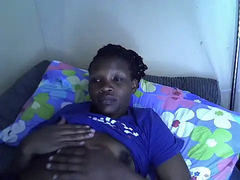 Snapshot of Sweet_serah chatting on 10.04.25 Sweet serah online show from 10.04.25