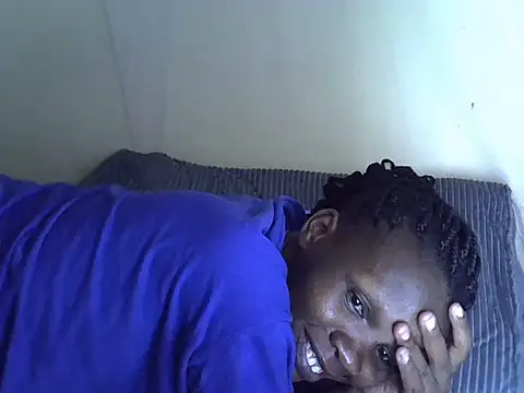 Snapshot of Sweet_serah chatting on 10.04.25 Sweet serah online show from 10.04.25