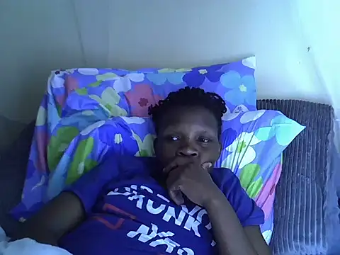 Snapshot of Sweet_serah chatting on 10.05.25 Sweet serah online show from 10.05.25