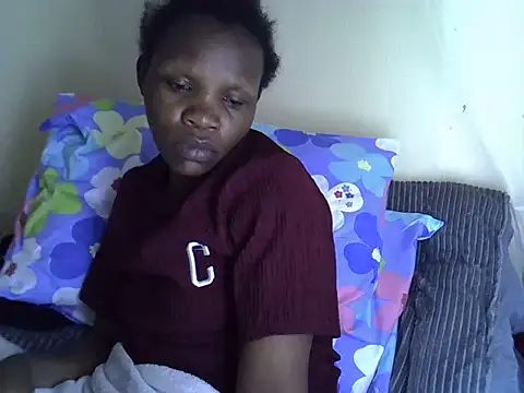 Snapshot of Sweet_serah chatting on 10.07.25 Sweet serah online show from 10.07.25