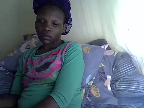 Snapshot of Sweet_serah chatting on 10.25.25 Sweet serah online show from 10.25.25