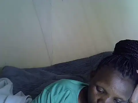 Snapshot of Sweet_serah chatting on 10.27.25 Sweet serah online show from 10.27.25