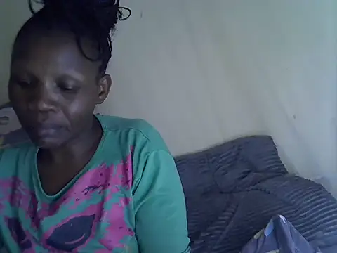 Snapshot of Sweet_serah chatting on 10.28.25 Sweet serah online show from 10.28.25