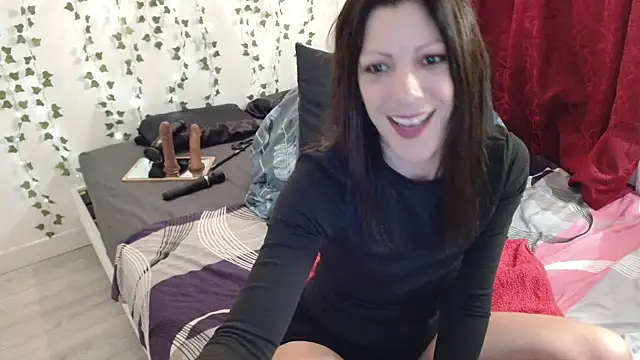 Cataleyaloca online show from 11.24.25