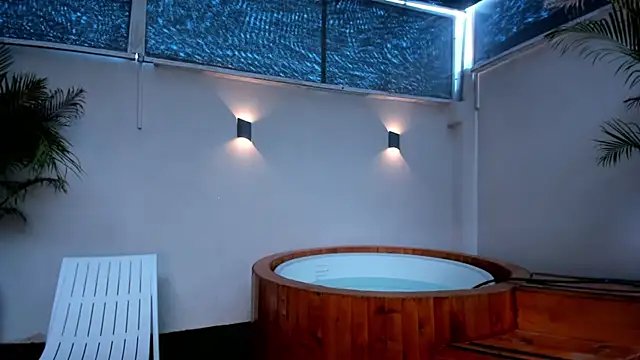 Snapshot of Ariella_Ruiz chatting on 11.02.25 Ariella Ruiz online show from 11.02.25