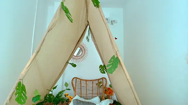 Ariella Ruiz online show from 01.16.26