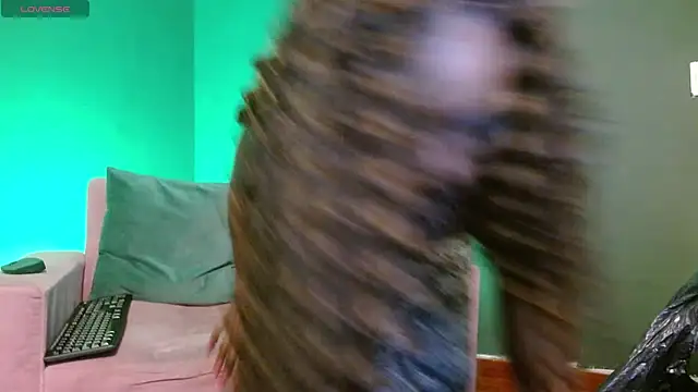 Snapshot of amara_bss_ chatting on 01.26.25 amara bss online show from 01.26.25