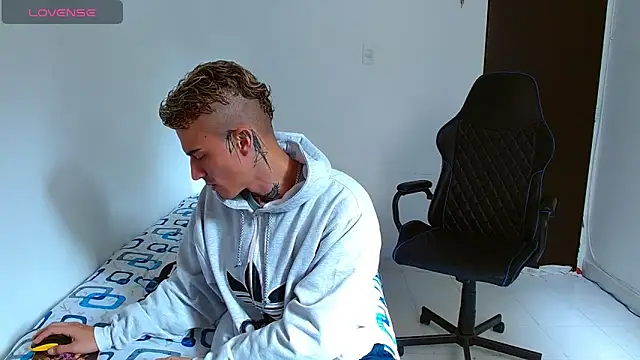 bray hotboy777 online show from 10.12.25