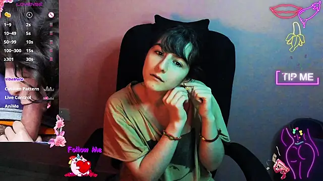 AddictCouple online show from 01.26.25