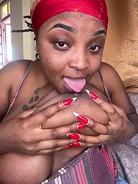 Snapshot of Savage_baby chatting on 12.31.24 Savage baby online show from 12.31.24