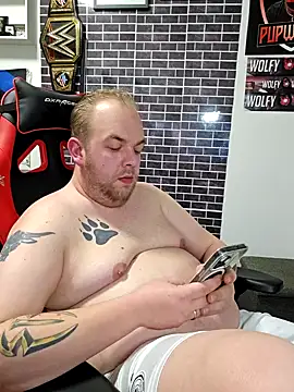 Snapshot of PupW0lfy chatting on 12.19.24 PupW0lfy online show from 12.19.24