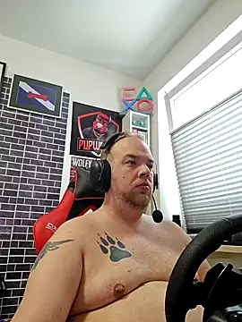 Snapshot of PupW0lfy chatting on 01.05.25 PupW0lfy online show from 01.05.25