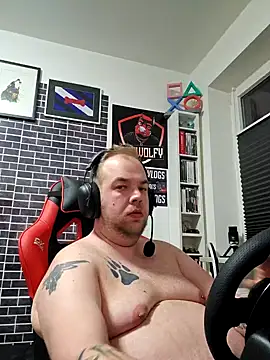 Snapshot of PupW0lfy chatting on 01.06.25 PupW0lfy online show from 01.06.25