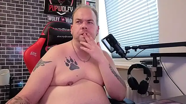 Snapshot of PupW0lfy chatting on 09.22.25 PupW0lfy online show from 09.22.25