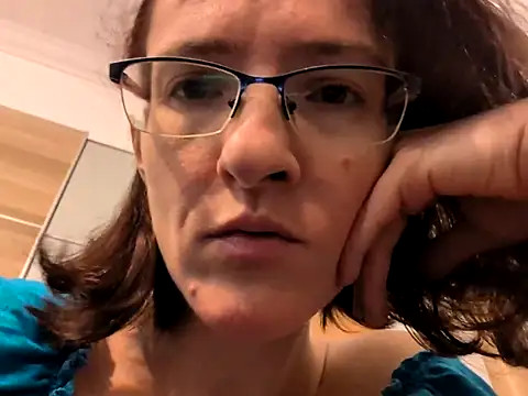 Snapshot of Milky_hairy_mommy chatting on 10.07.25 Milky hairy mommy online show from 10.07.25