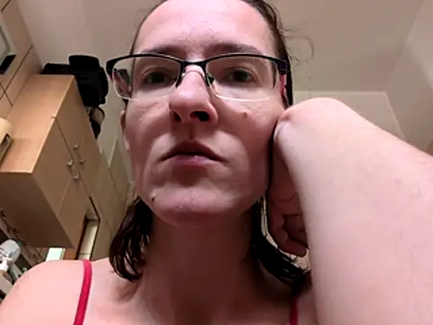 Milky hairy mommy online show from 12.16.25