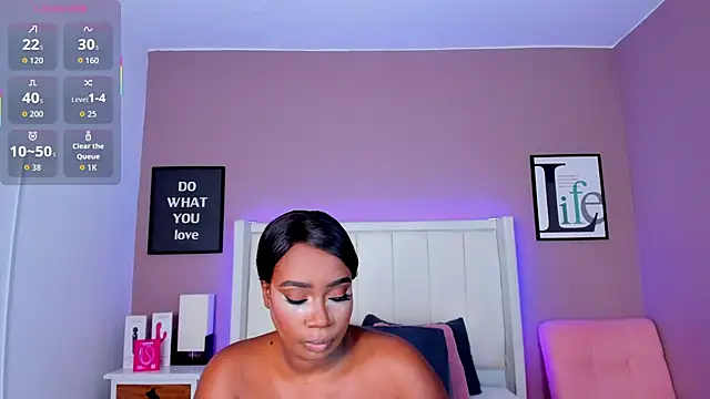 Britanymooree online show from 10.17.25