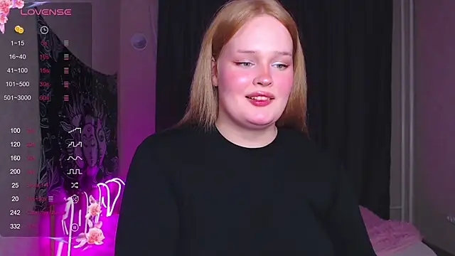 Snapshot of rozzhaos8 chatting on 02.20.25 rozzhaos8 online show from 02.20.25