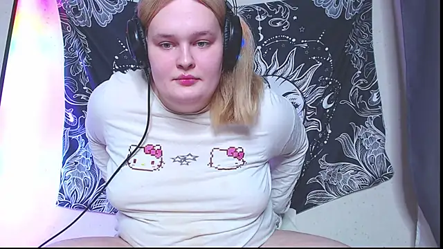 Snapshot of rozzhaos8 chatting on 09.26.25 rozzhaos8 online show from 09.26.25