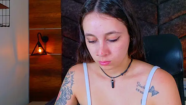 AmbarHills 1 online show from 10.16.25