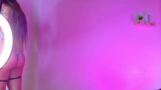 AmbarHills 1 online show from 10.18.25