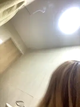 Snapshot of mia_foxts chatting on 09.29.25 mia foxts online show from 09.29.25