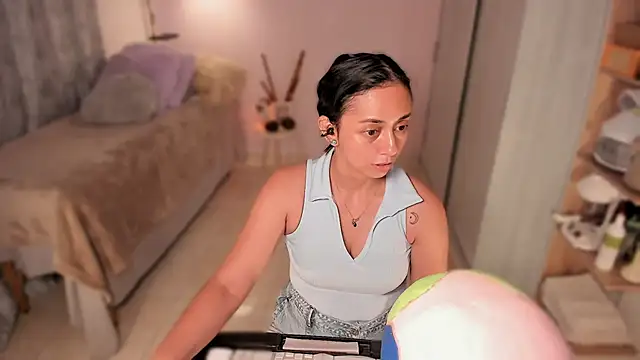 Aleja24Evans online show from 03.25.26