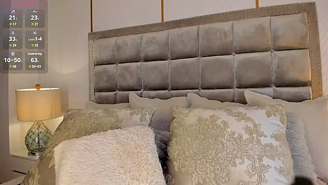 Snapshot of StacyRigel chatting on 12.24.24 StacyRigel online show from 12.24.24