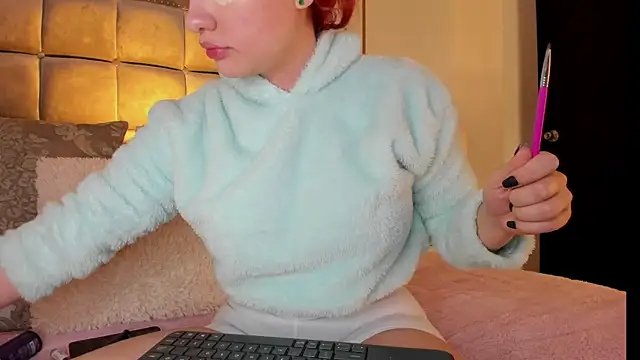 Snapshot of StacyRigel chatting on 02.13.25 StacyRigel online show from 02.13.25