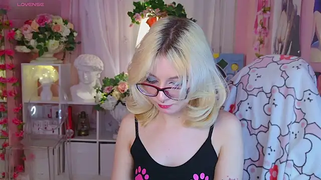 Coconut Mia online show from 12.27.24