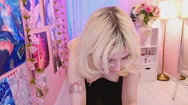 Coconut Mia online show from 03.21.25