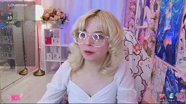 Coconut Mia online show from 09.26.25