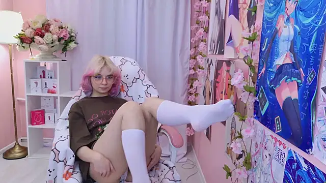 Coconut Mia online show from 10.09.25