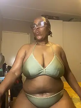 Nomthie online show from 10.06.25