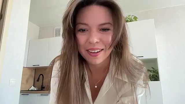 Snapshot of Victoria1Love chatting on 09.15.25 Victoria1Love online show from 09.15.25