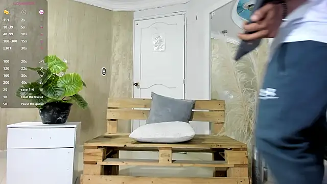 RicoBrown777  online show from 04.08.26