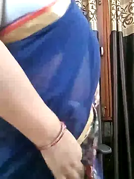 Snapshot of IndianAngle chatting on 09.28.25 IndianAngle online show from 09.28.25