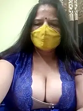 Snapshot of IndianAngle chatting on 11.06.25 IndianAngle online show from 11.06.25