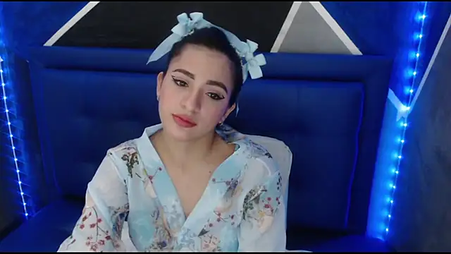 cherry modelx  online show from 10.14.25