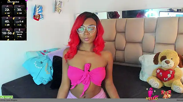 Snapshot of ZaraMartinez chatting on 10.21.25 ZaraMartinez online show from 10.21.25