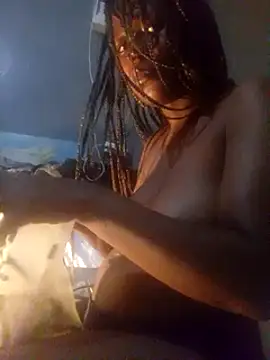 Snapshot of amarrabrown2024 chatting on 03.05.25 amarrabrown2024 online show from 03.05.25